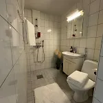 Excellent Location! Bright One-bedroom In The Heart Of شقة