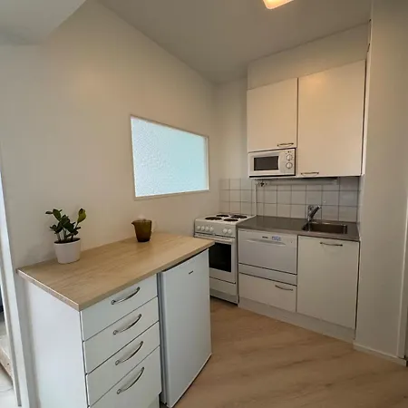 Excellent Location! Bright One-bedroom In The Heart Of Διαμέρισμα