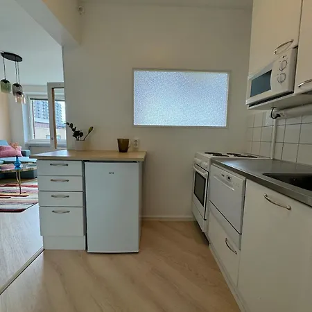 Excellent Location! Bright One-bedroom In The Heart Of 아파트 *