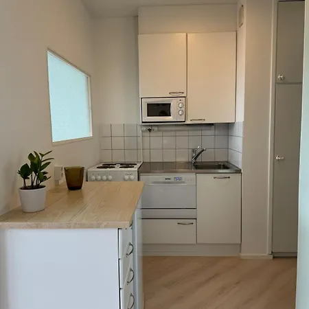 Excellent Location! Bright One-bedroom In The Heart Of Διαμέρισμα