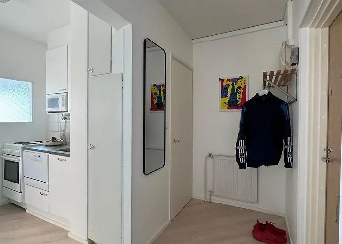 아파트 Excellent Location! Bright One-bedroom In The Heart Of 탐페레