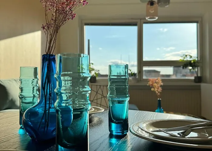 Excellent Location! Bright One-bedroom In The Heart Of 아파트